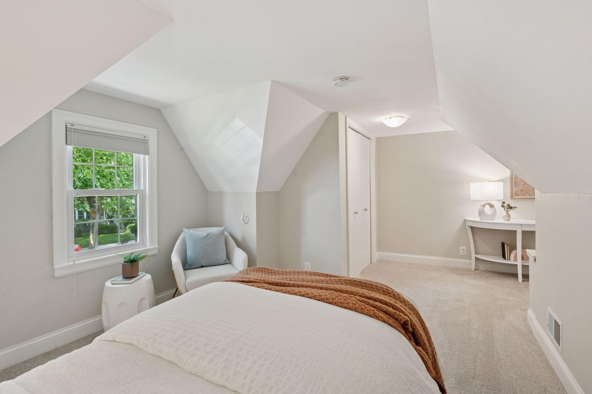 Minneapolis, Minnesota, 55410, United States, 4 Bedrooms Bedrooms, ,1 BathroomBathrooms,Residential,For Sale,1939161