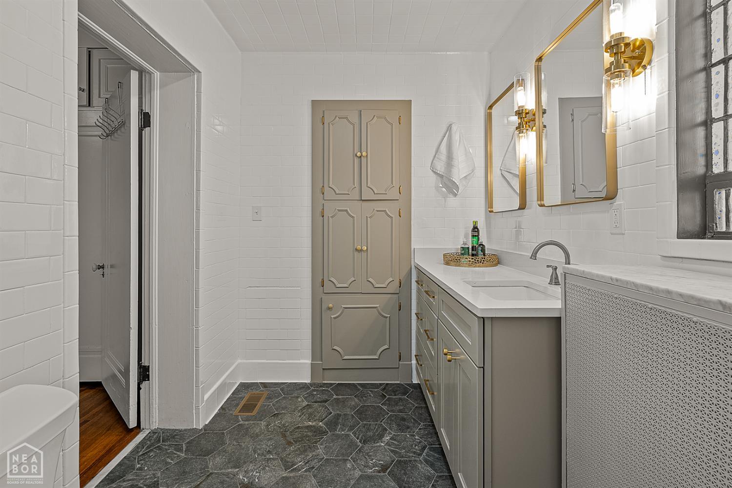 Jonesboro, Arkansas, 72401, United States, 4 Bedrooms Bedrooms, ,3 BathroomsBathrooms,Residential,For Sale,1980700