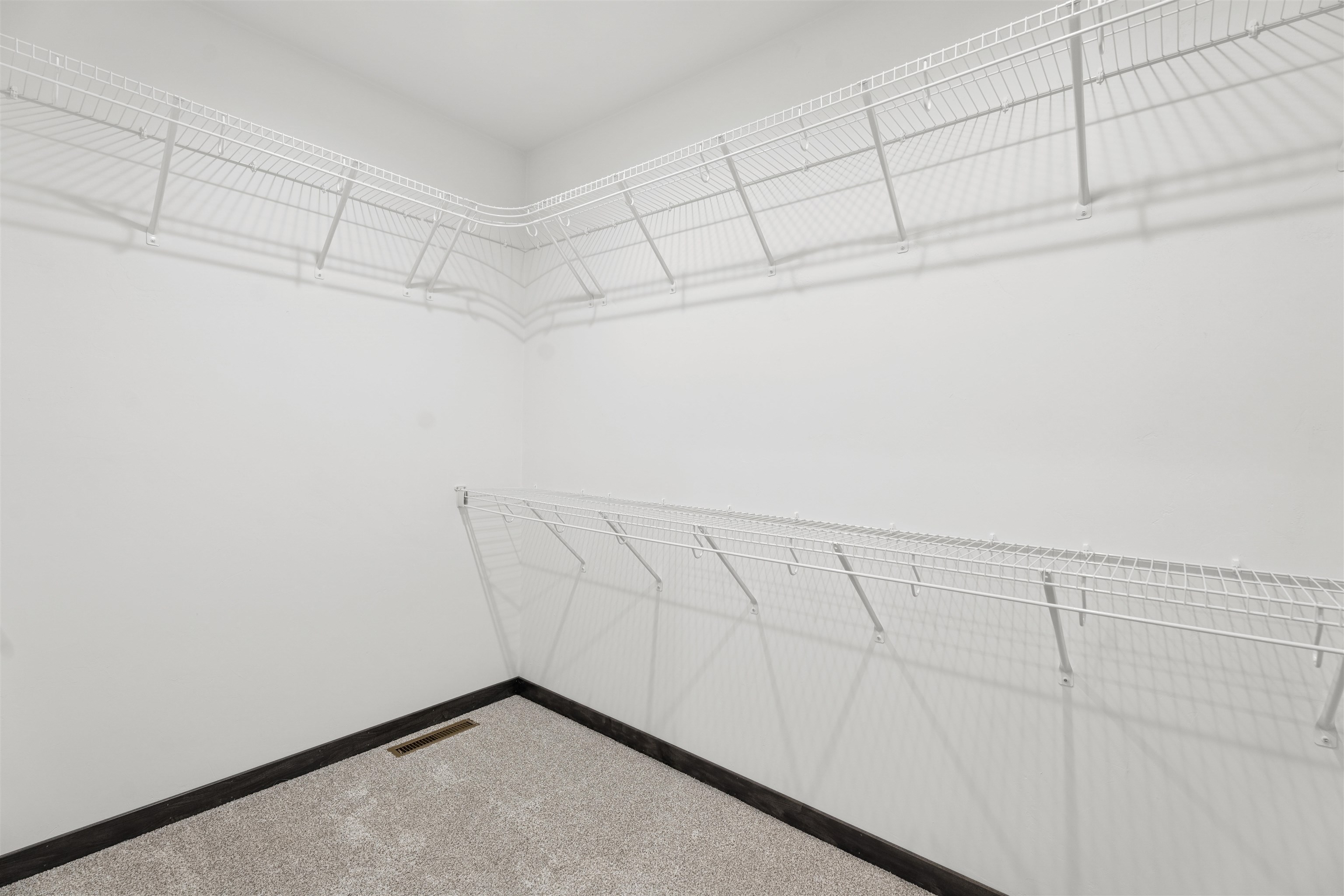 DE PERE, Wisconsin, 54115, United States, 3 Bedrooms Bedrooms, ,3 BathroomsBathrooms,Residential,For Sale,1696828