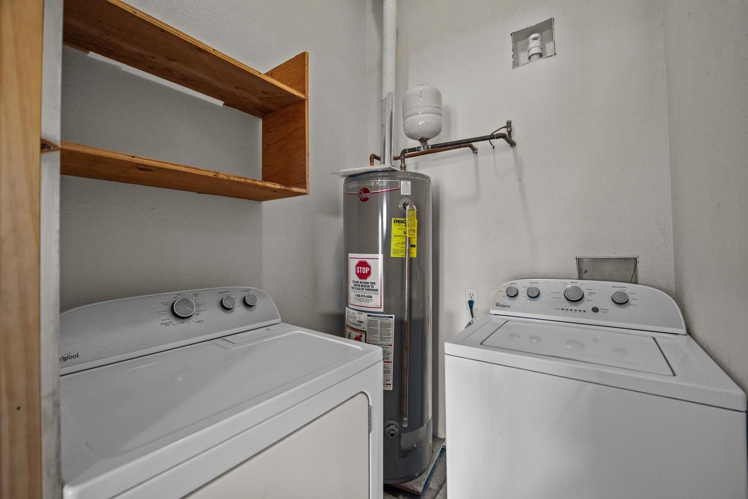 Fruita, Colorado, 81521, United States, 3 Bedrooms Bedrooms, ,2 BathroomsBathrooms,Residential,For Sale,1960525