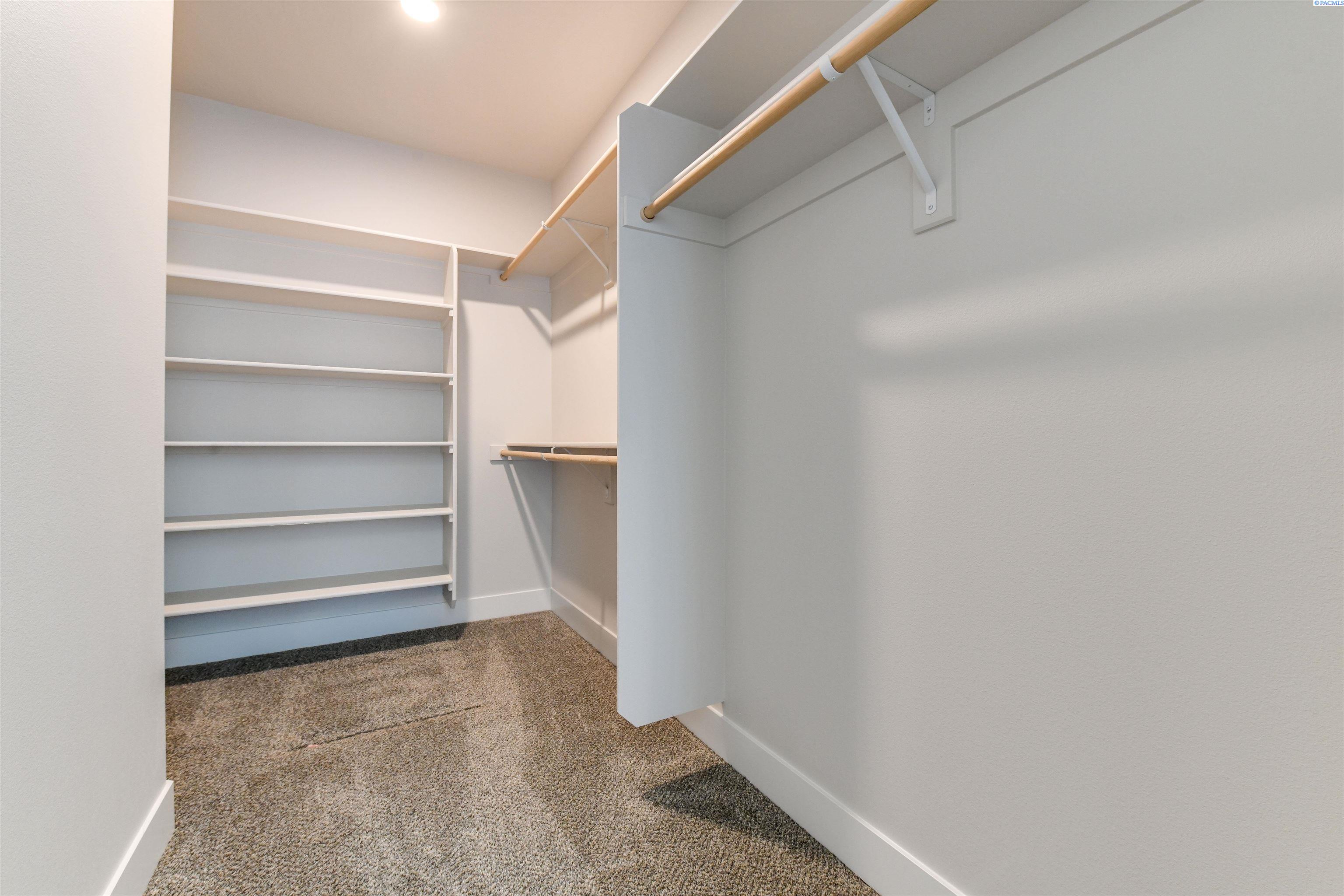 Richland, Washington, 99352, United States, 3 Bedrooms Bedrooms, ,2 BathroomsBathrooms,Residential,For Sale,1898474