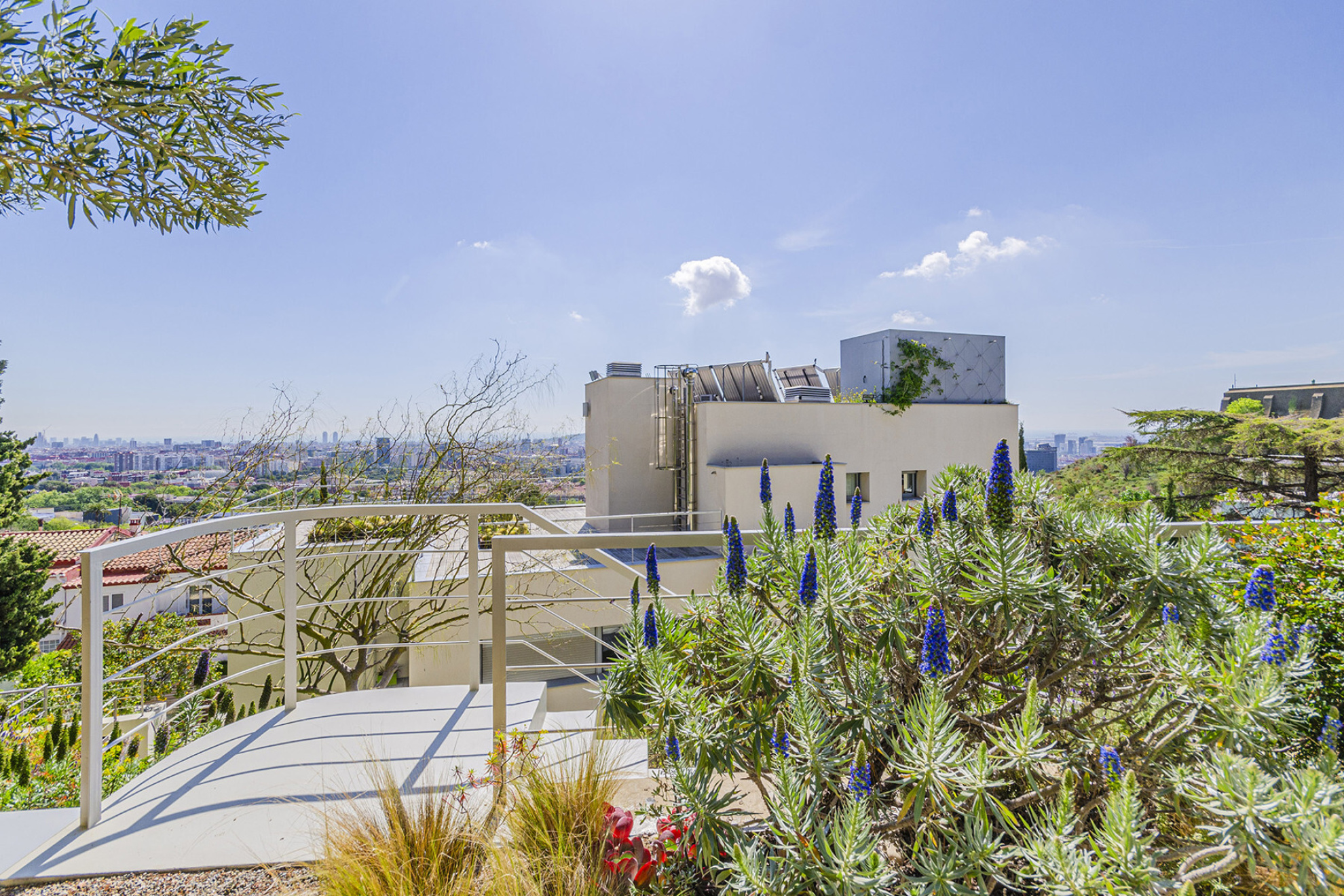  Property with breathtaking views surrounded by tropical garden - 物件實景