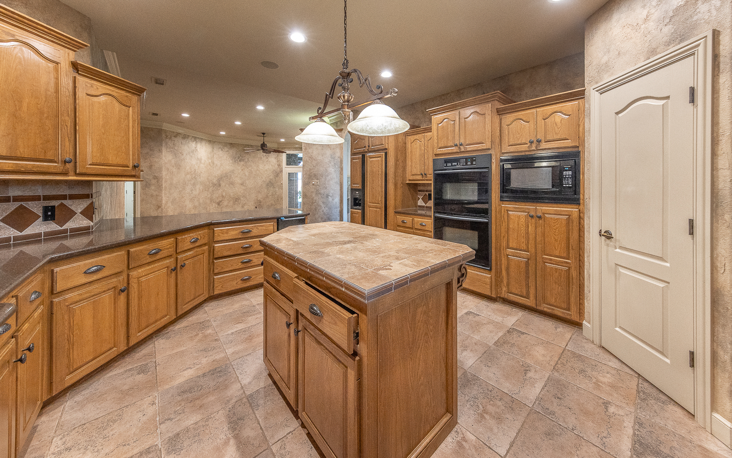 Lubbock, Texas, 79424, United States, 4 Bedrooms Bedrooms, ,3 BathroomsBathrooms,Residential,For Sale,1998502