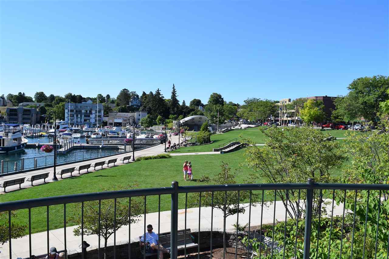 Charlevoix, Michigan, 49720, United States, 5 Bedrooms Bedrooms, ,5 BathroomsBathrooms,Residential,For Sale,1948614