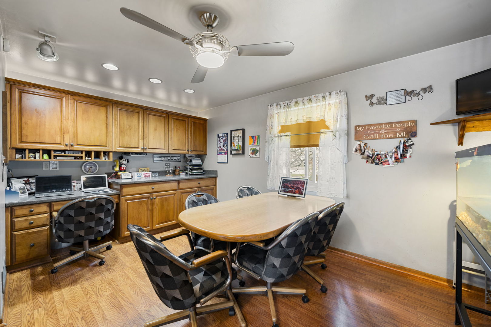 Chicago, Illinois, 60631, United States, 6 Bedrooms Bedrooms, ,4 BathroomsBathrooms,Residential,For Sale,1920979