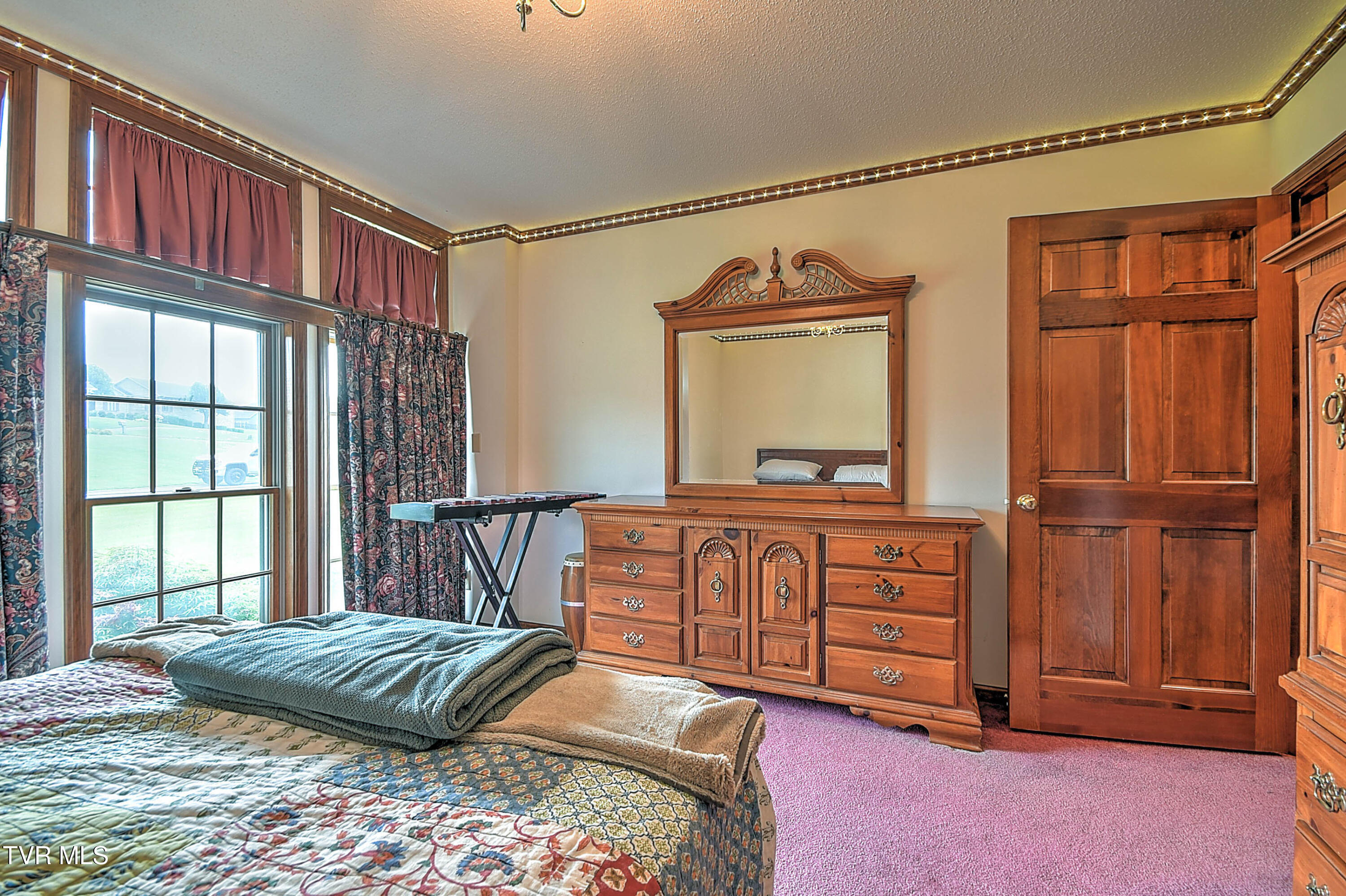 Greeneville, Tennessee, 37745, United States, 4 Bedrooms Bedrooms, ,4 BathroomsBathrooms,Residential,For Sale,1899304