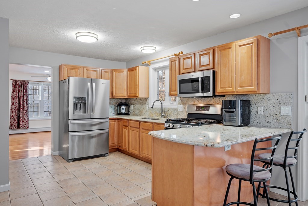 Hooksett, New Hampshire, 03106, United States, 3 Bedrooms Bedrooms, ,3 BathroomsBathrooms,Residential,For Sale,1930253