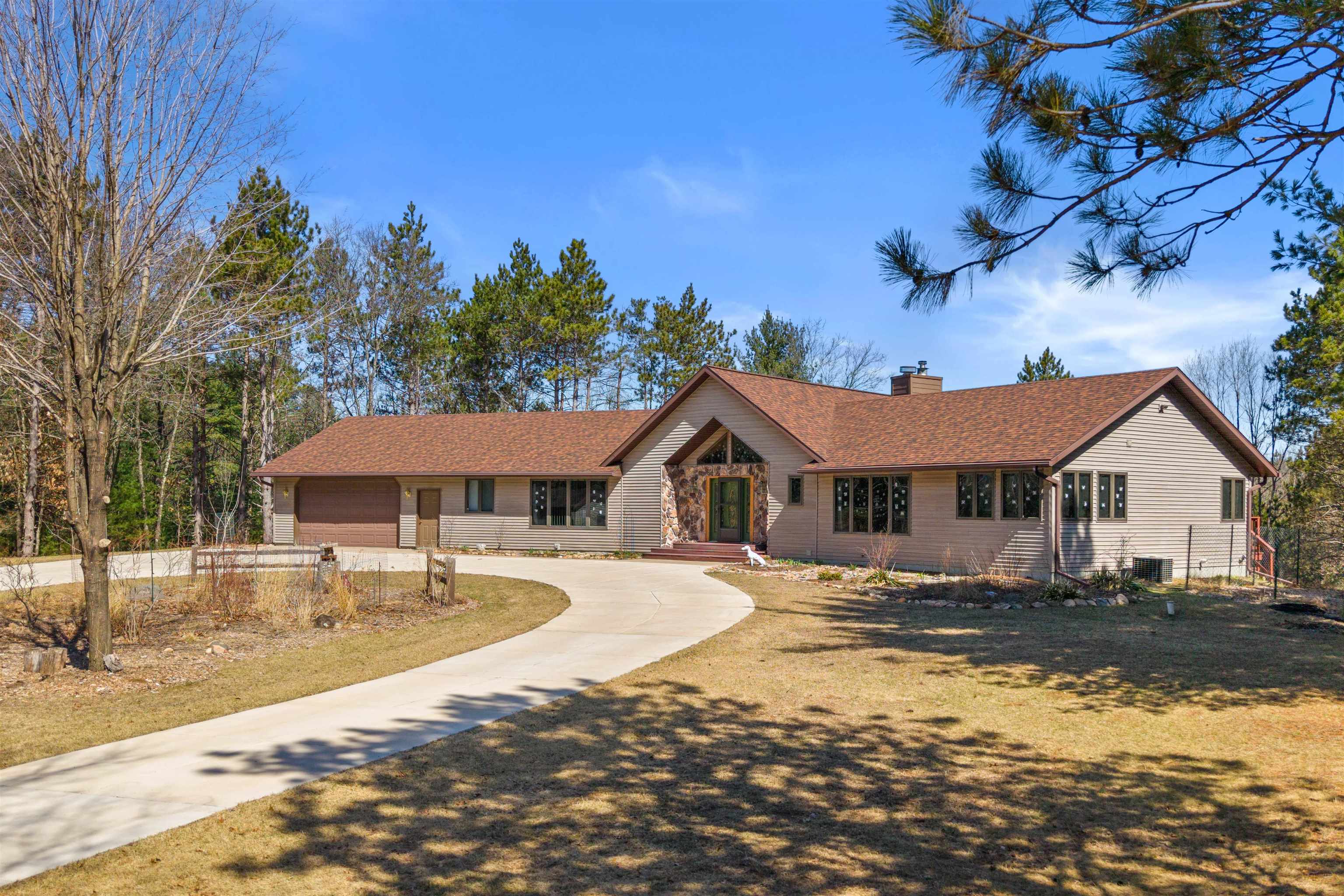 HANCOCK, Wisconsin, 54943, United States, 4 Bedrooms Bedrooms, ,3 BathroomsBathrooms,Residential,For Sale,1805423