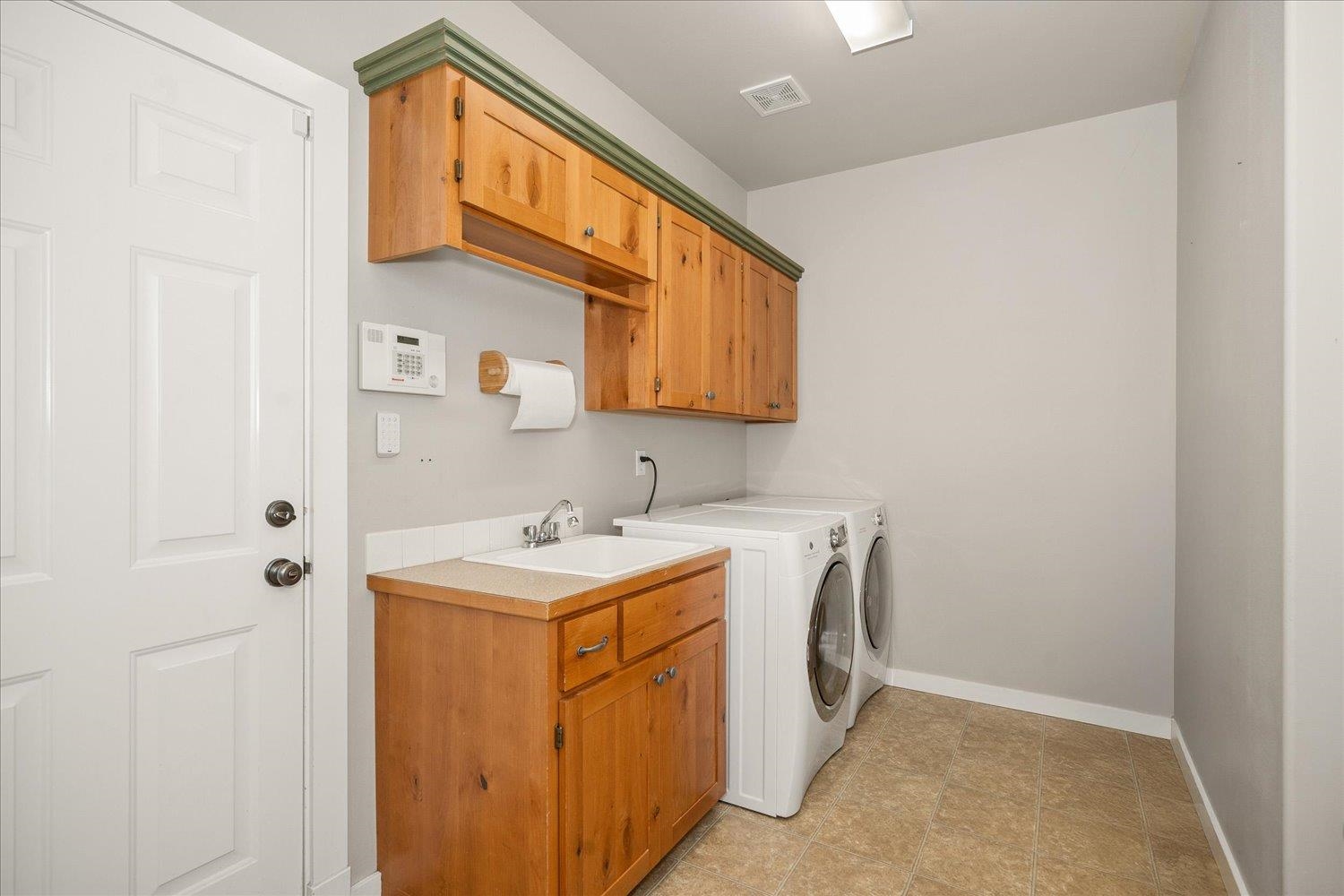 Spokane, Washington, 99224, United States, 6 Bedrooms Bedrooms, ,4 BathroomsBathrooms,Residential,For Sale,1856597