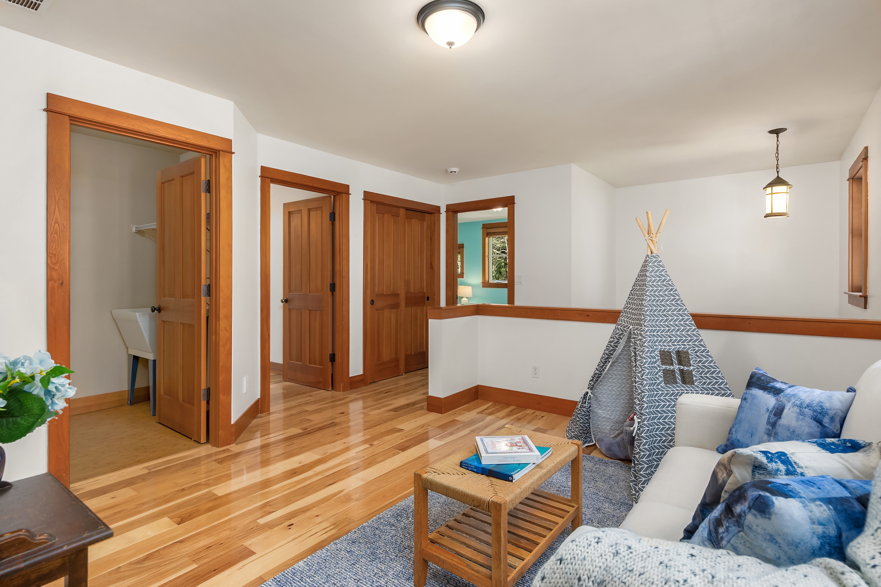  14340 Shasta Lane NE, Bainbridge Island, WA, 98110 - 物件實景