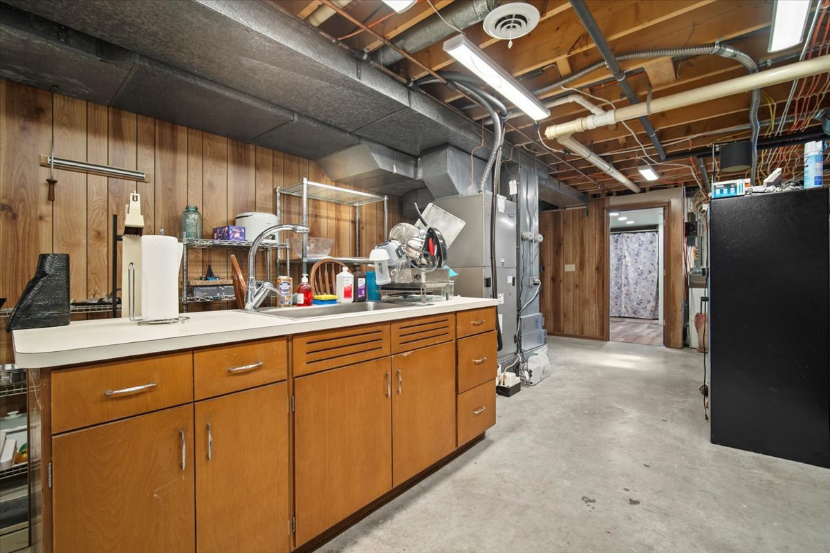 Saunemin, Illinois, 61769, United States, 4 Bedrooms Bedrooms, ,4 BathroomsBathrooms,Residential,For Sale,1958383