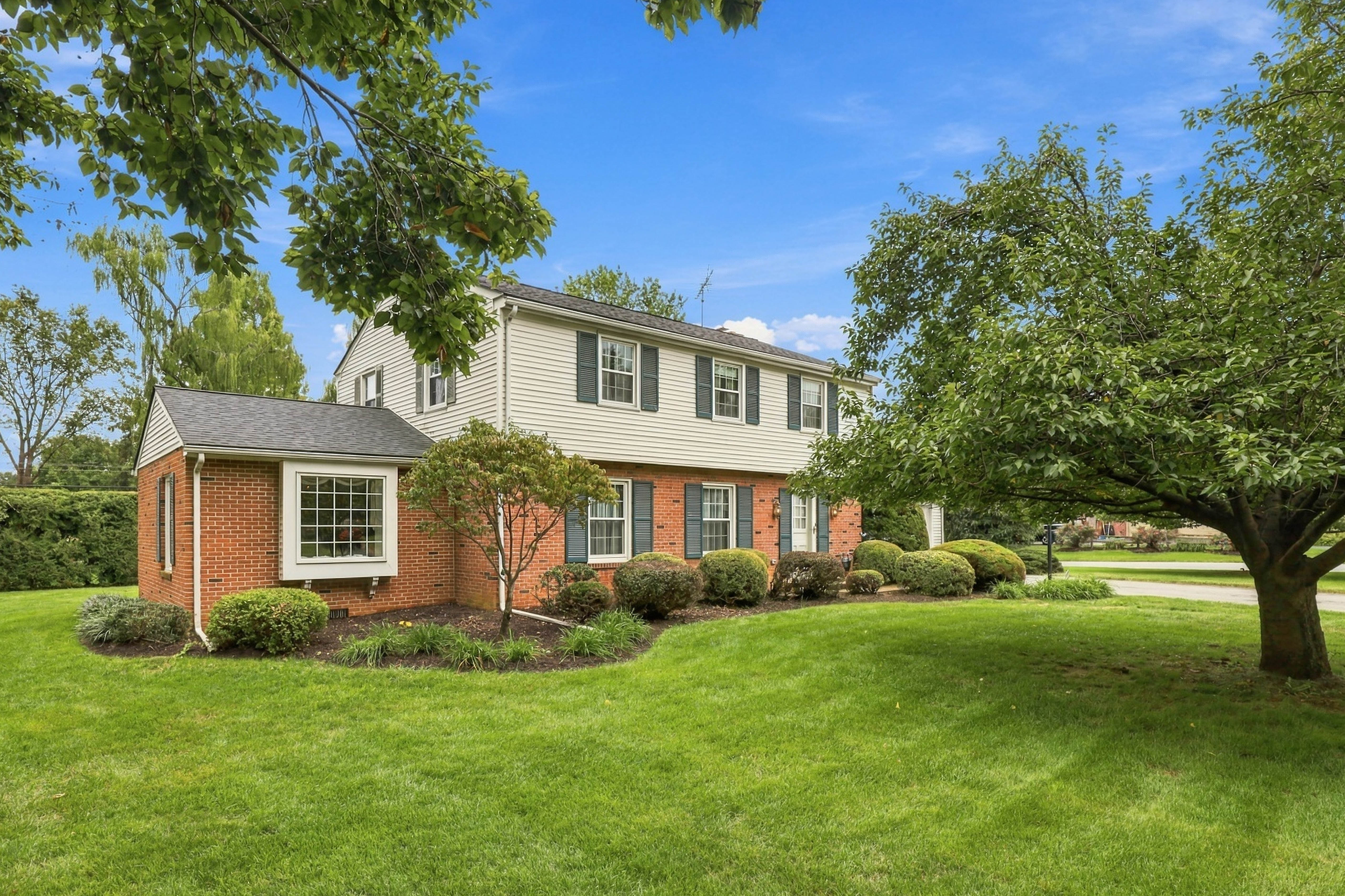  1919 Robindale Ave - 物件實景