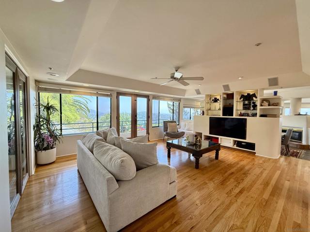 La Mesa, California, 91941, United States, 4 Bedrooms Bedrooms, ,5 BathroomsBathrooms,Residential,For Sale,1844670