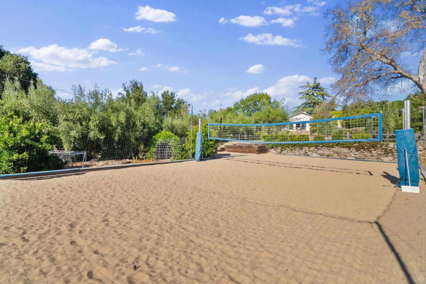 Los Gatos, California, 95032, United States, 4 Bedrooms Bedrooms, ,4 BathroomsBathrooms,Residential,For Sale,1918329