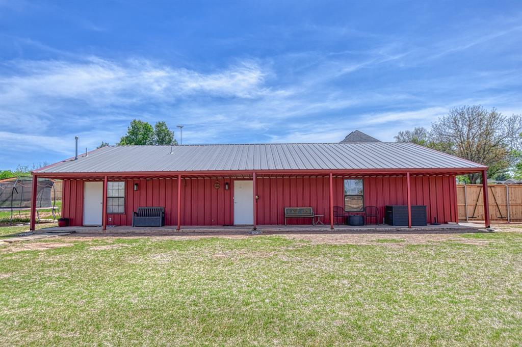 Chickasha, Oklahoma, 73018, United States, 4 Bedrooms Bedrooms, ,5 BathroomsBathrooms,Residential,For Sale,1921713