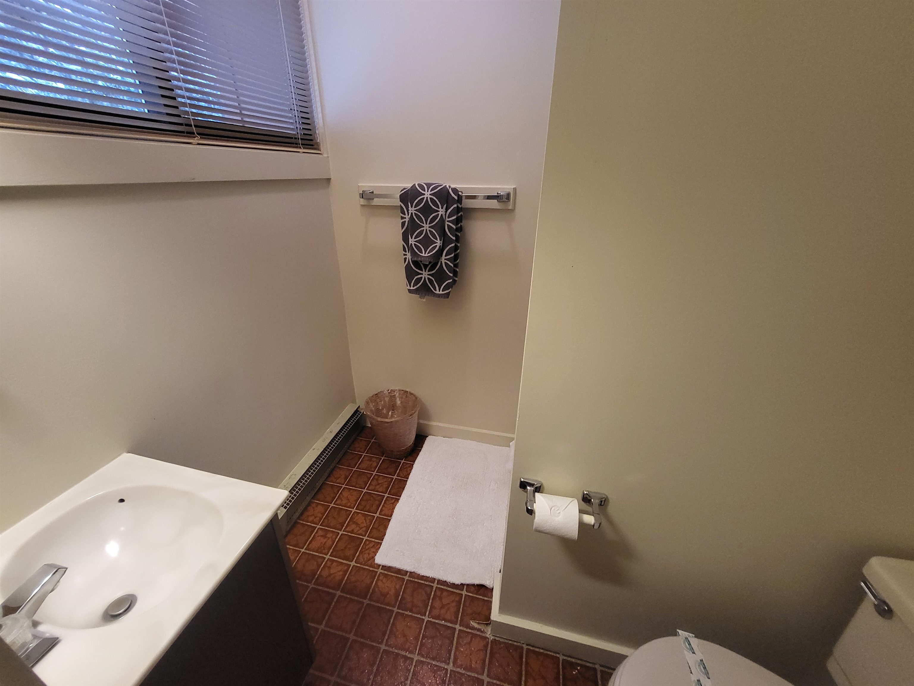 Lincoln, New Hampshire, 03251, United States, 5 Bedrooms Bedrooms, ,2 BathroomsBathrooms,Residential,For Sale,2003487