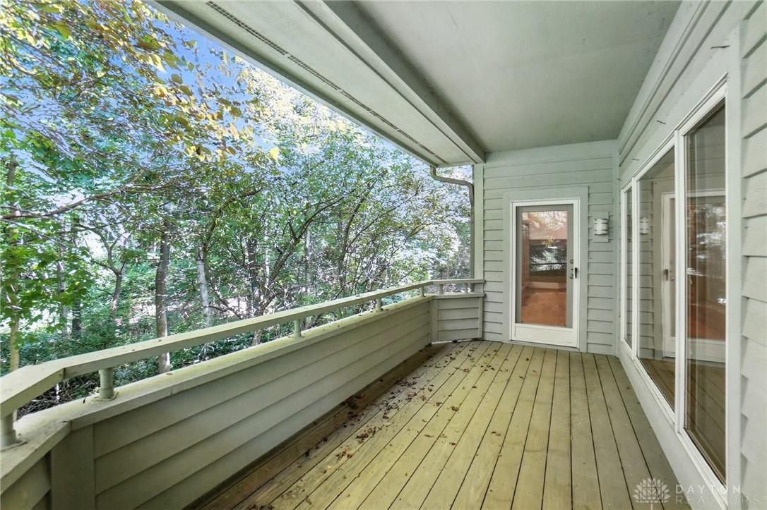 Sugarcreek Twp, Ohio, 45440, United States, 4 Bedrooms Bedrooms, ,5 BathroomsBathrooms,Residential,For Sale,1902150