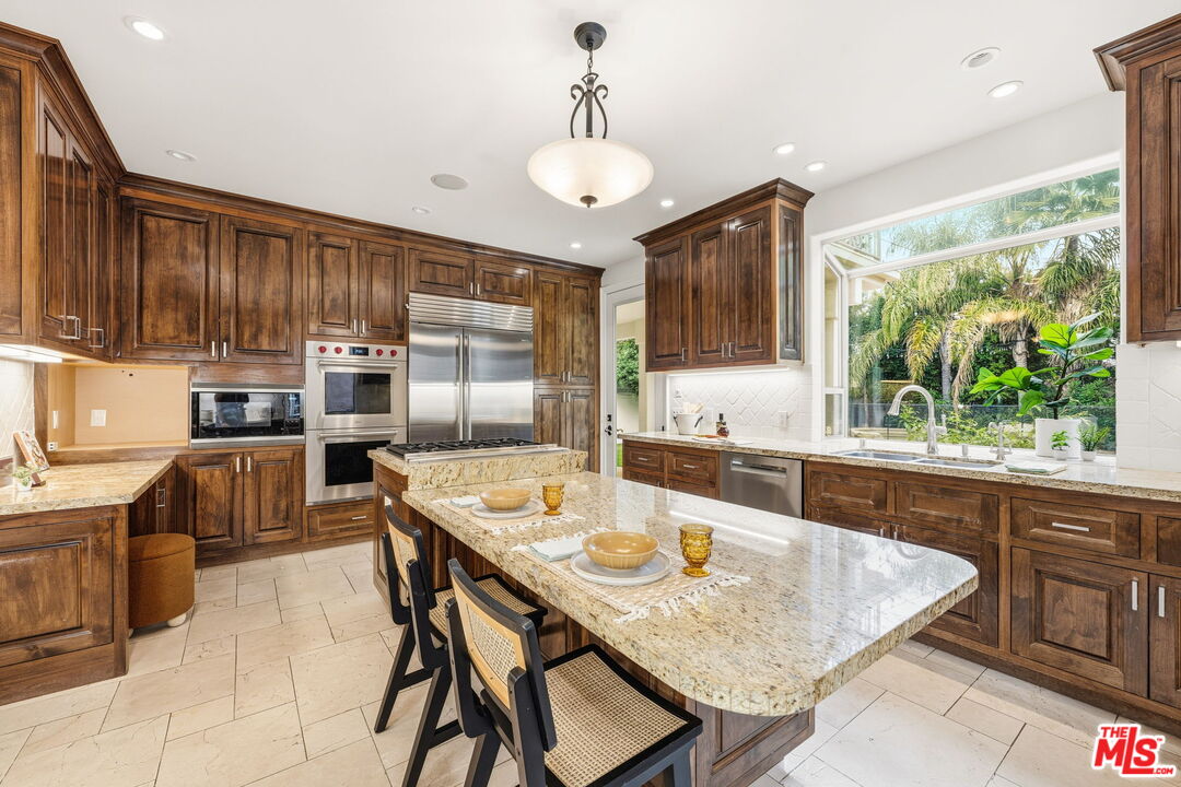 Encino, California, 91436, United States, 4 Bedrooms Bedrooms, ,3 BathroomsBathrooms,Residential,For Sale,1988091