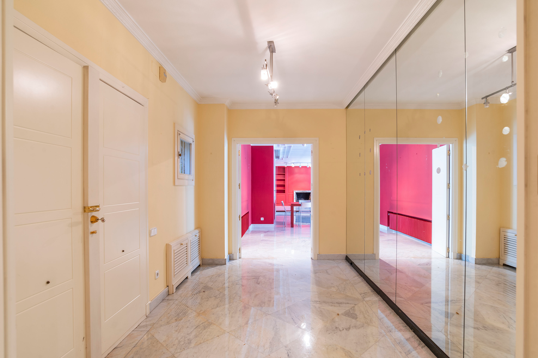  A residence with extraordinary transformation potential in La Florida - 物件實景