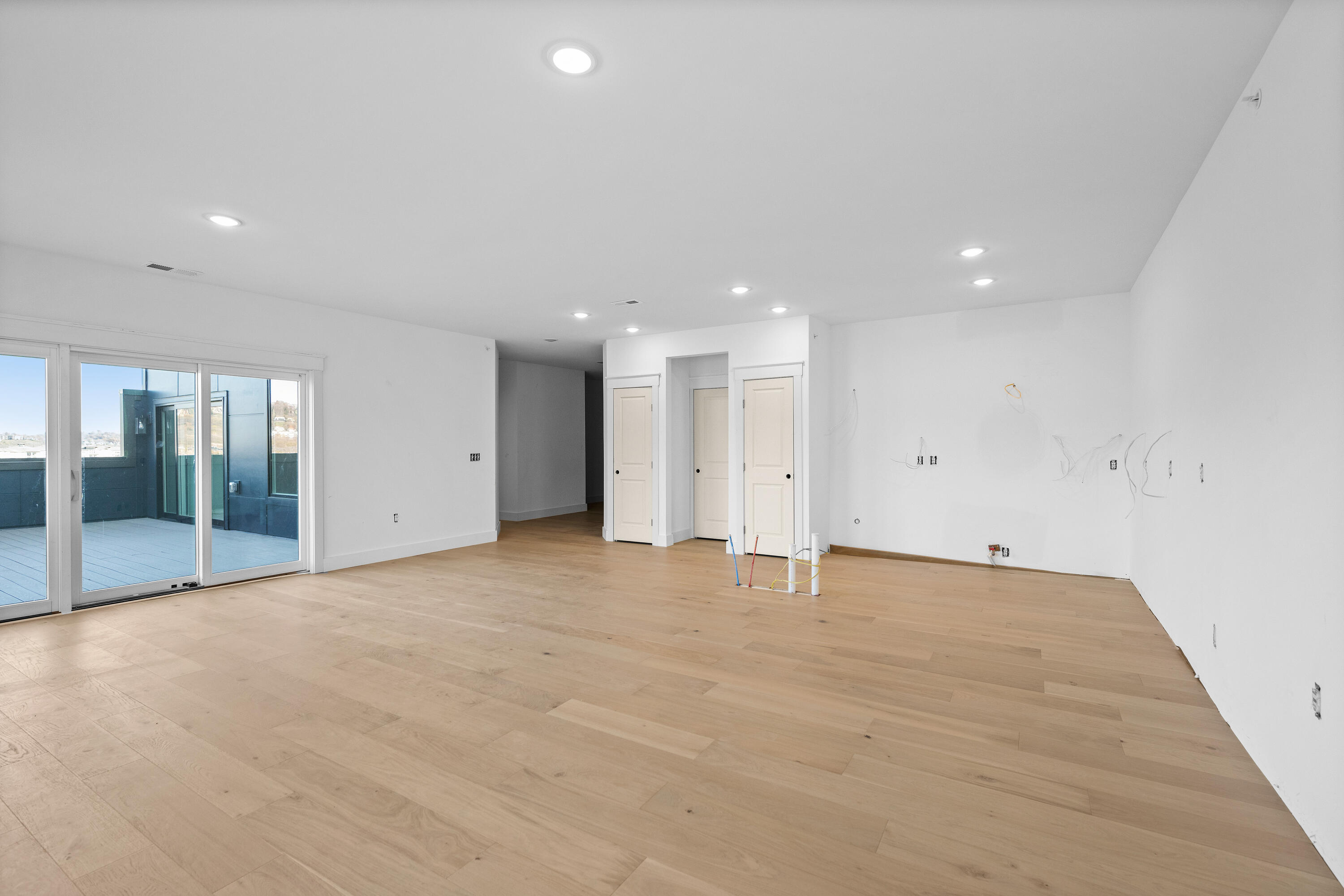 Dayton, Kentucky, 41074, United States, 2 Bedrooms Bedrooms, ,3 BathroomsBathrooms,Residential,For Sale,1994869