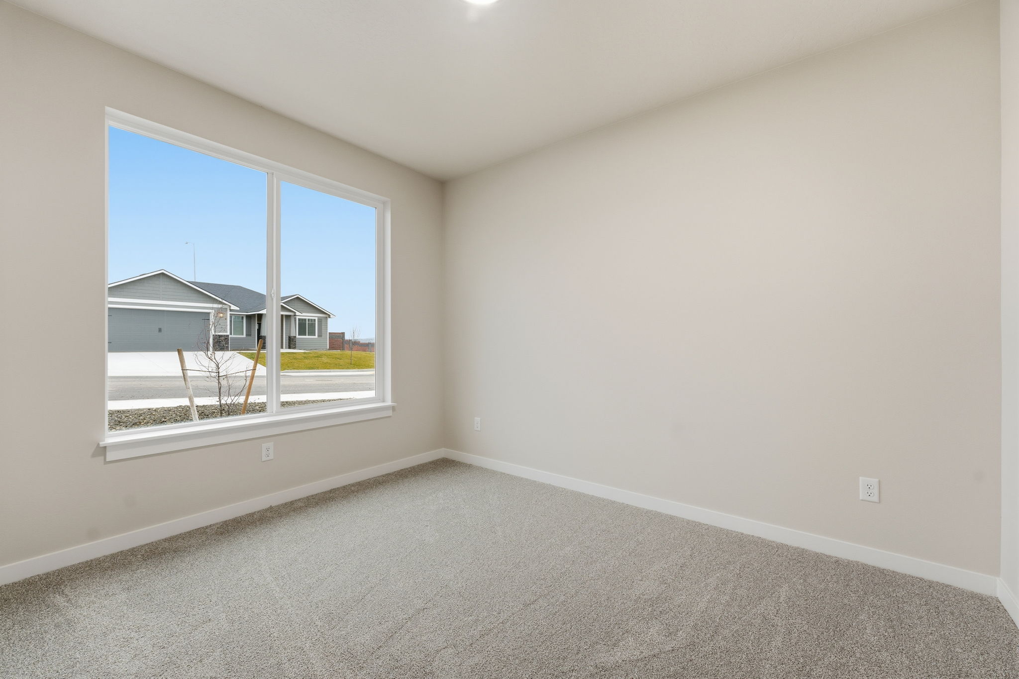  Open and Light Filled Floorplan - 物件實景