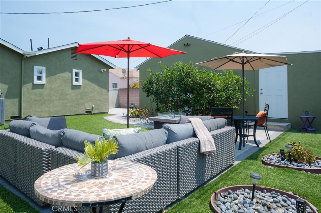 Los Angeles, California, 90008, United States, 3 Bedrooms Bedrooms, ,3 BathroomsBathrooms,Residential,For Sale,1984271