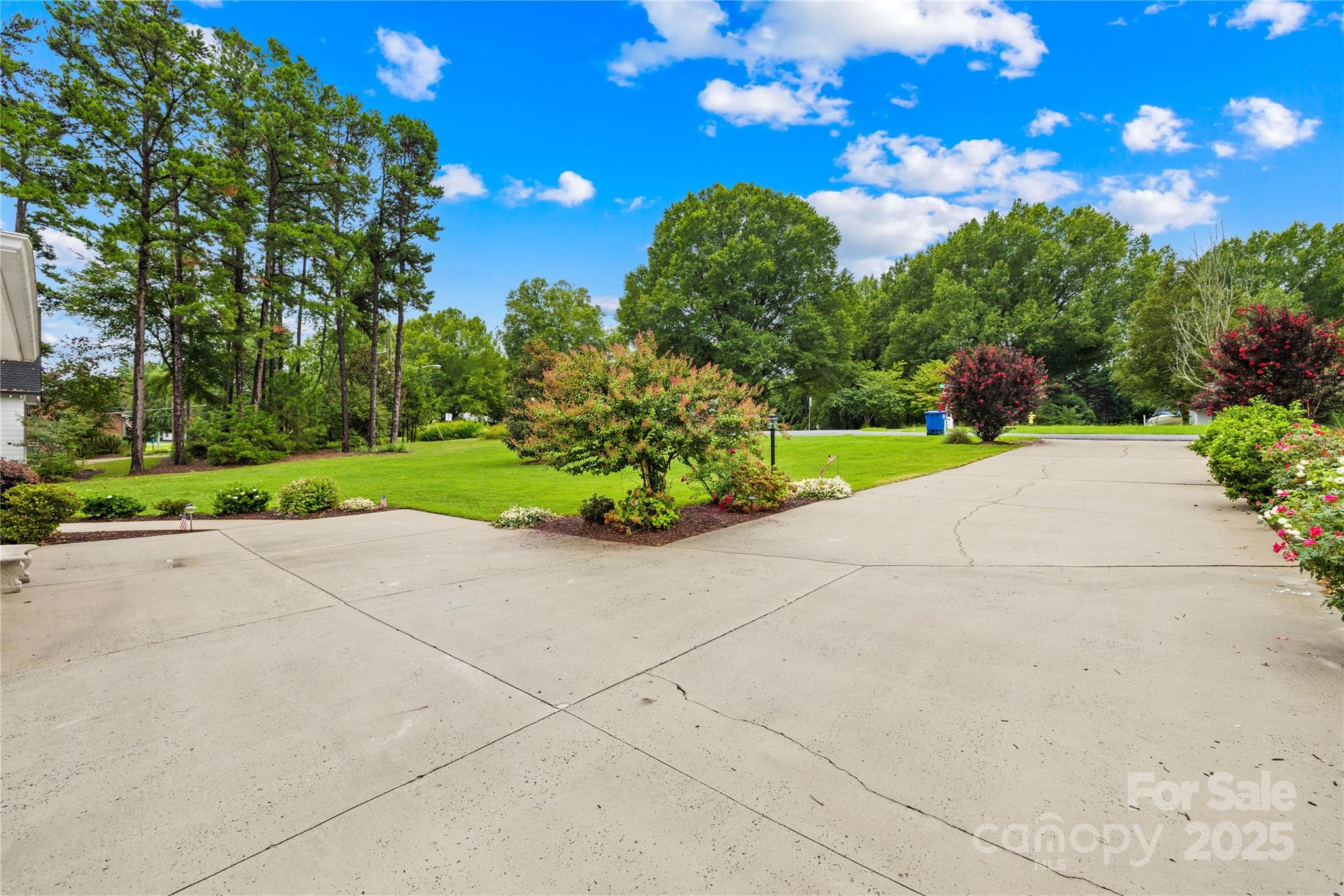 Cornelius, North Carolina, 28031, United States, 3 Bedrooms Bedrooms, ,3 BathroomsBathrooms,Residential,For Sale,1981519