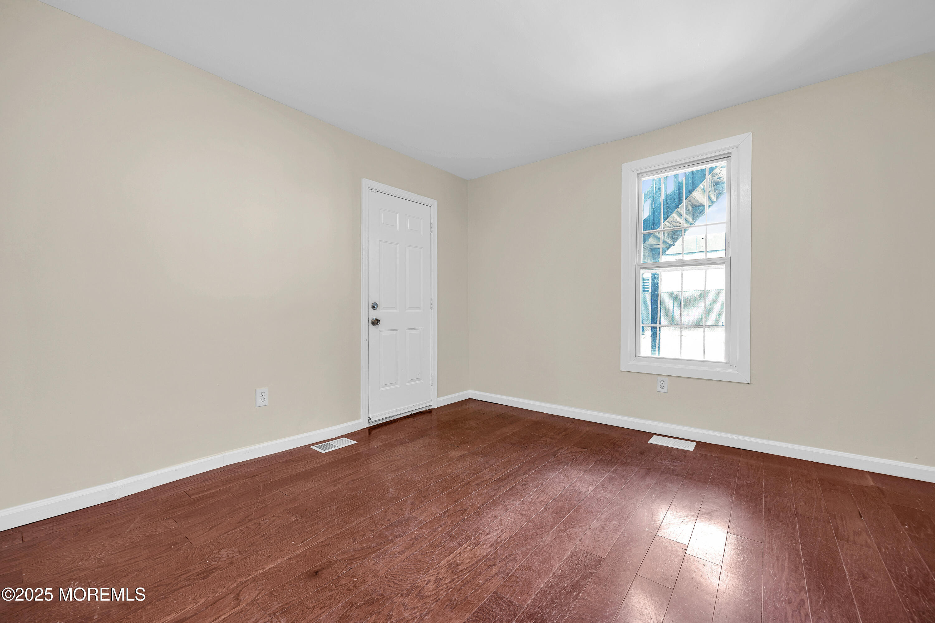 Newark, New Jersey, 07107, United States, 6 Bedrooms Bedrooms, ,3 BathroomsBathrooms,Residential,For Sale,1937916
