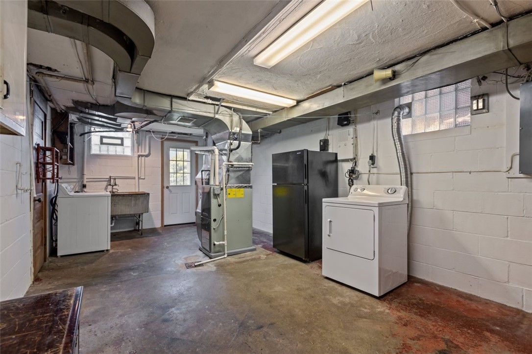 Squirrel Hill, Pennsylvania, 15217, United States, 5 Bedrooms Bedrooms, ,4 BathroomsBathrooms,Residential,For Sale,1956769