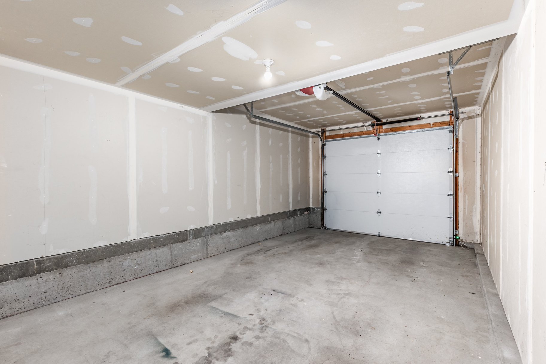  End Unit Townhome in prime location - 物件實景