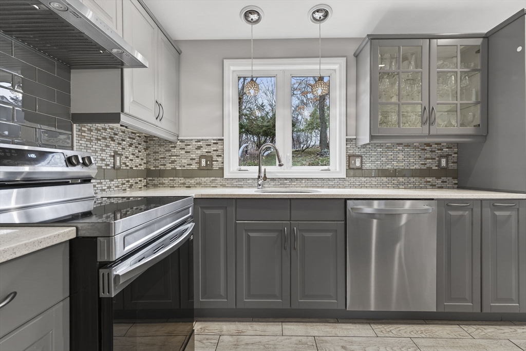 Cumberland, Rhode Island, 02864, United States, 4 Bedrooms Bedrooms, ,2 BathroomsBathrooms,Residential,For Sale,2040279