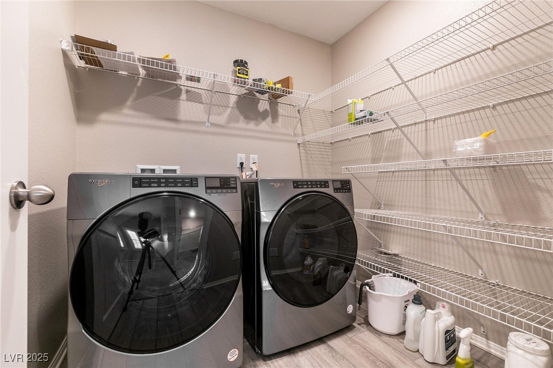 Las Vegas, Nevada, 89141, United States, 3 Bedrooms Bedrooms, ,2 BathroomsBathrooms,Residential,For Sale,1988109