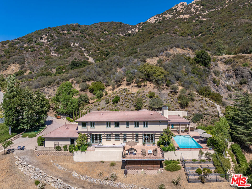Calabasas, California, 91302, United States, 5 Bedrooms Bedrooms, ,4 BathroomsBathrooms,Residential,For Sale,1926275