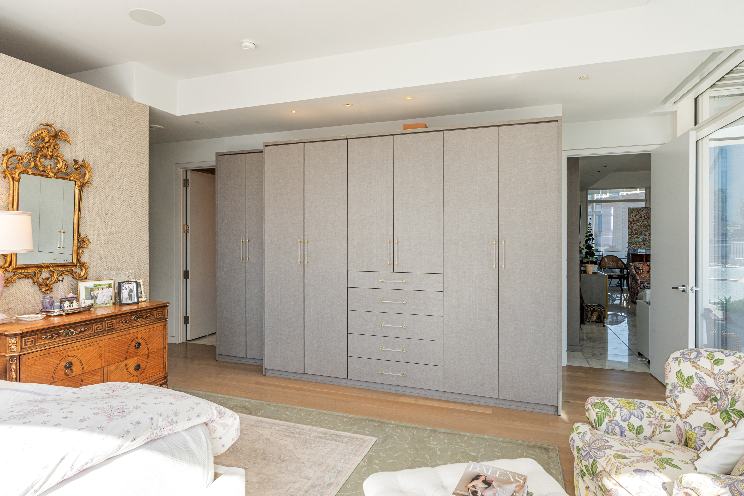  Distinctive Residence with Refined Custom Interiors - 物件實景