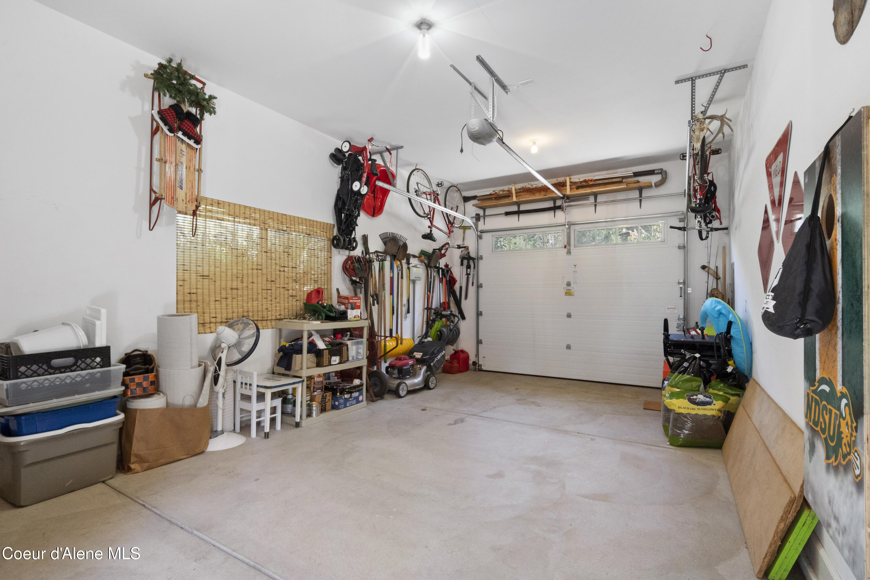 Coeur d'Alene, Idaho, 83815, United States, 5 Bedrooms Bedrooms, ,4 BathroomsBathrooms,Residential,For Sale,2048634