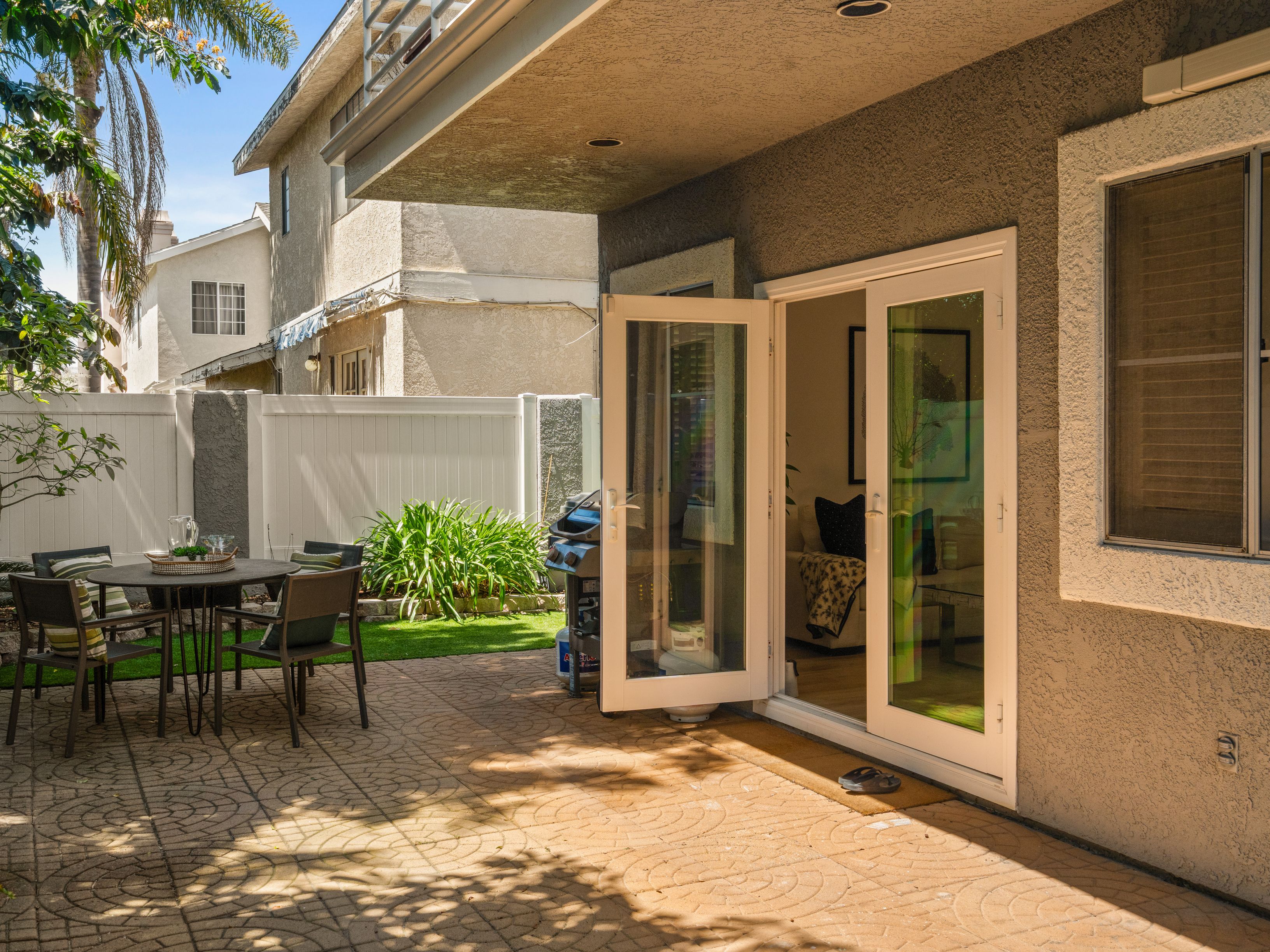  2406 Huntington Lane, Redondo Beach, CA 90278 - 物件實景