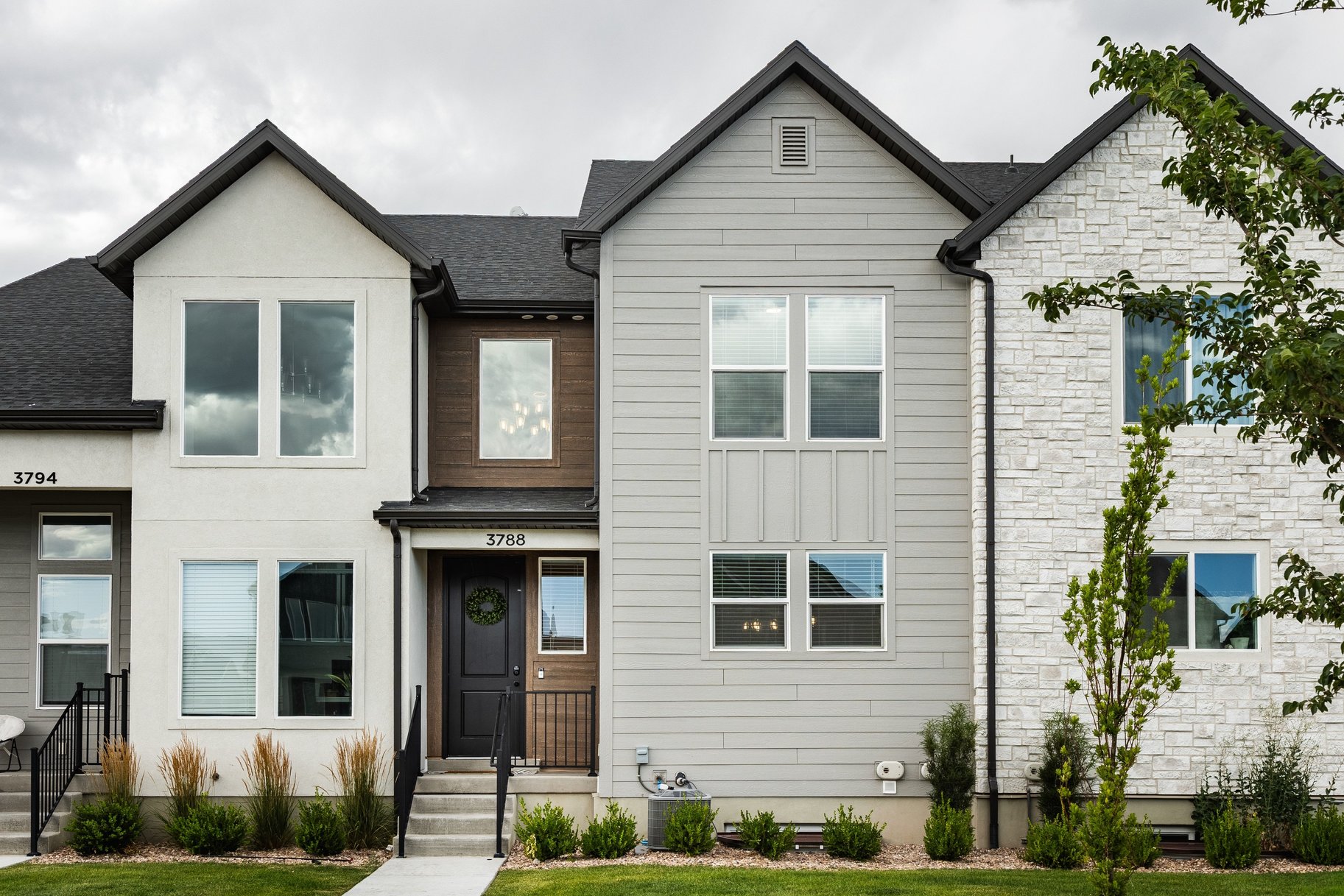  Beautifully Upgraded Townhome - 物件實景