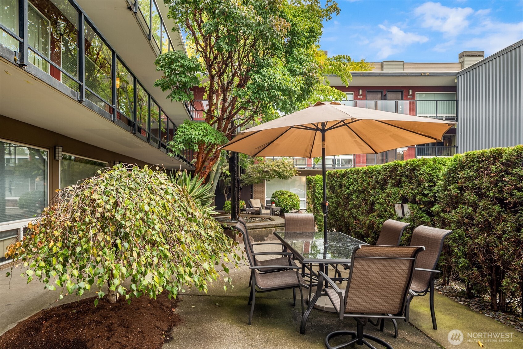 Seattle, Washington, 98102, United States, 2 Bedrooms Bedrooms, ,2 BathroomsBathrooms,Residential,For Sale,2001623