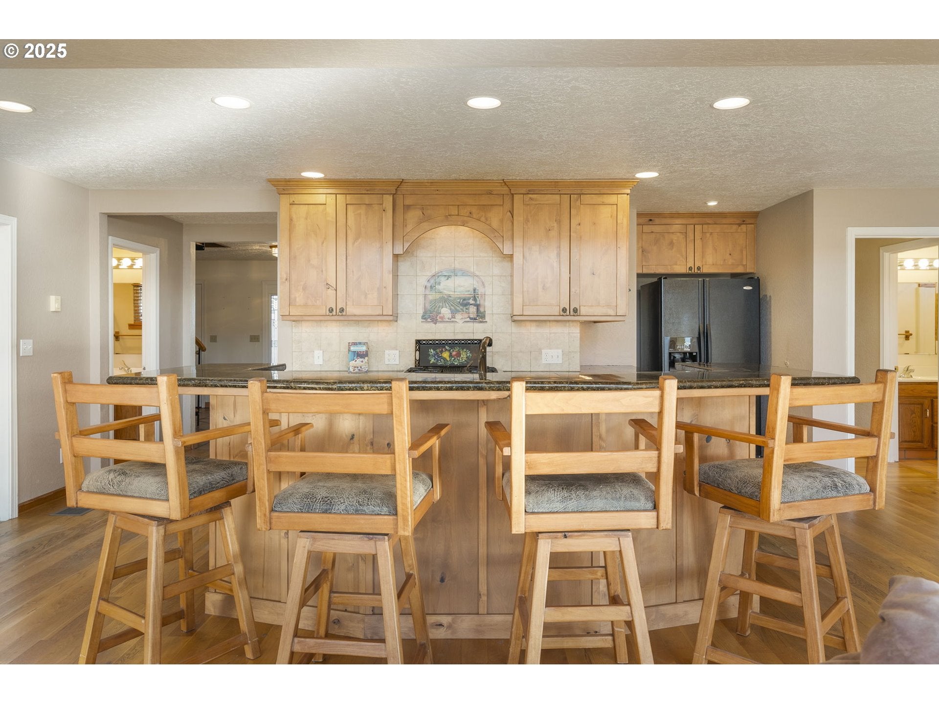 Cathlamet, Washington, 98612, United States, 3 Bedrooms Bedrooms, ,4 BathroomsBathrooms,Residential,For Sale,1975452