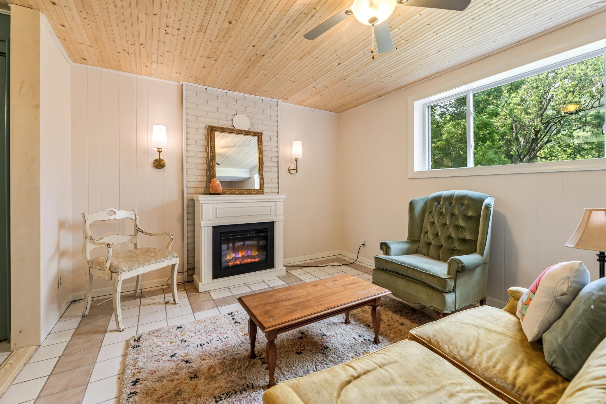 Homer Twp, Minnesota, 55987, United States, 5 Bedrooms Bedrooms, ,2 BathroomsBathrooms,Residential,For Sale,1914366