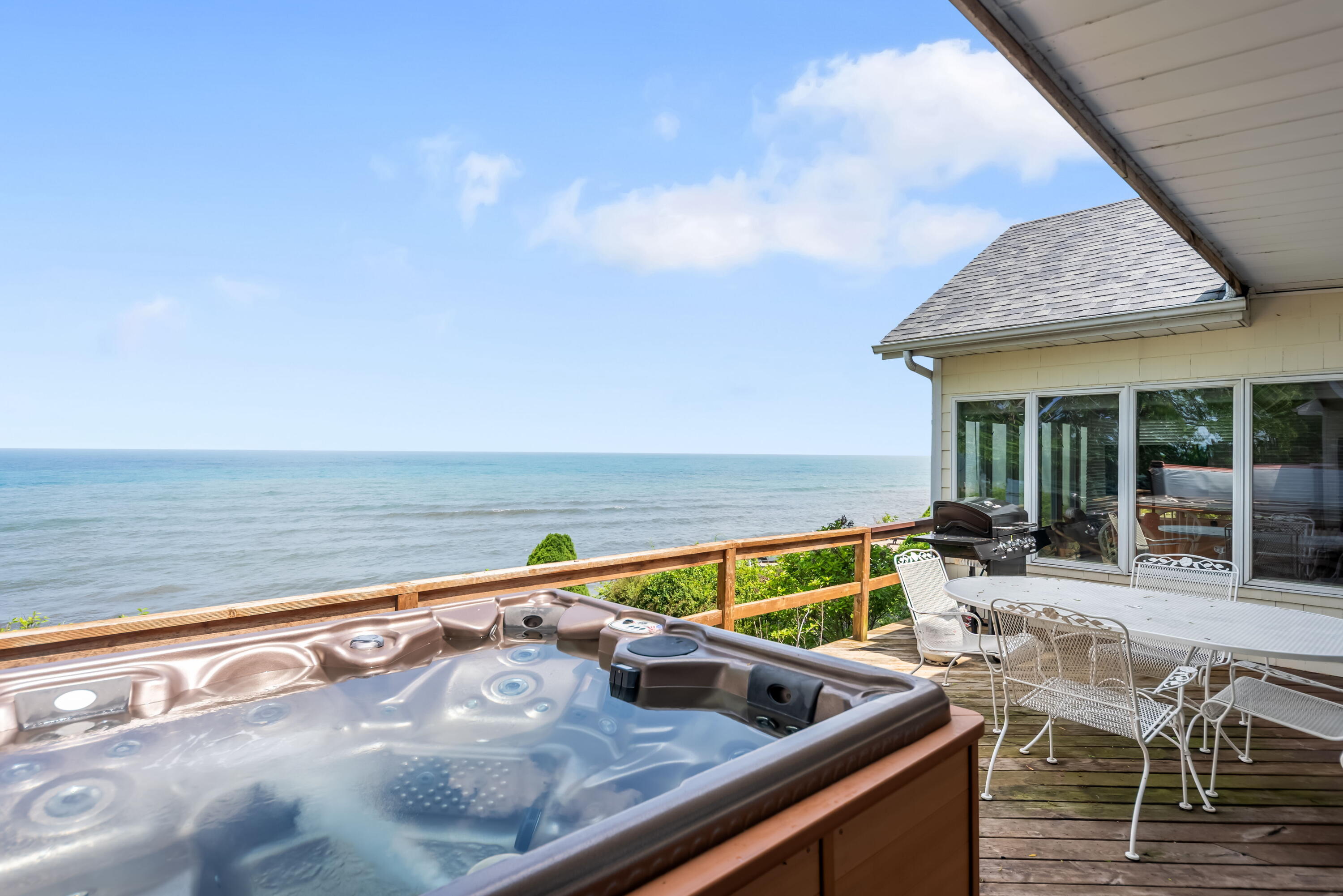 New Buffalo, Michigan, 49117, United States, 3 Bedrooms Bedrooms, ,2 BathroomsBathrooms,Residential,For Sale,1901107
