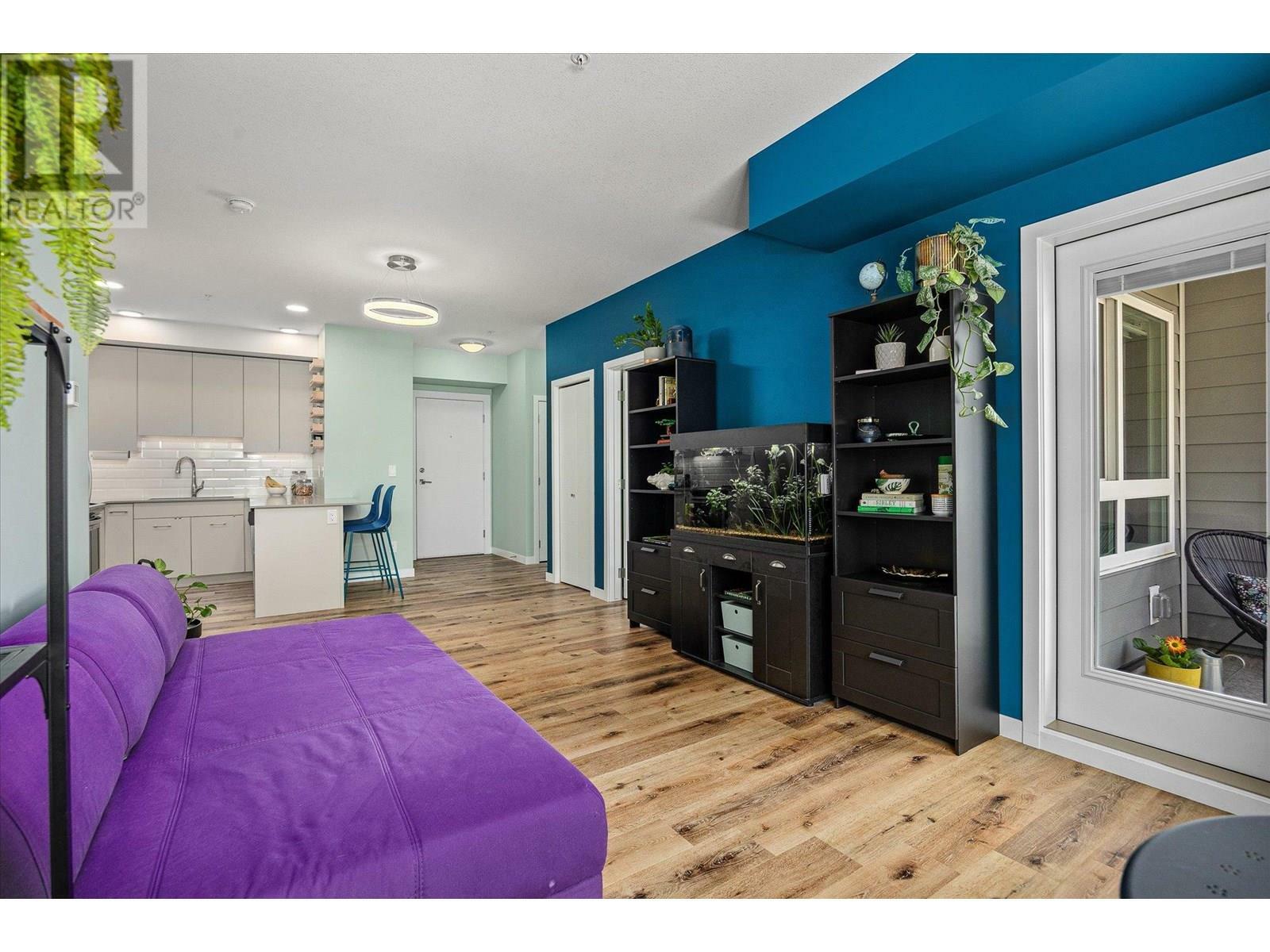 KELOWNA, British Columbia, V1V 2E6, CA, 2 Bedrooms Bedrooms, ,2 BathroomsBathrooms,Residential,For Sale,1961044