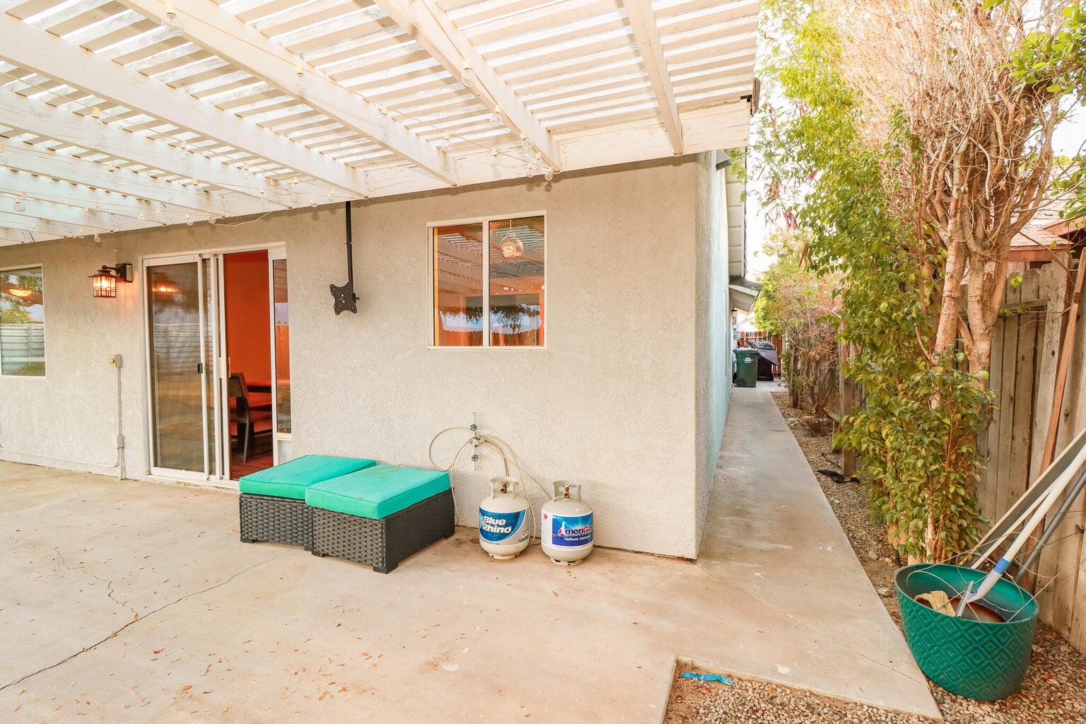 Palm Springs, California, 92262, United States, 4 Bedrooms Bedrooms, ,2 BathroomsBathrooms,Residential,For Sale,1932666