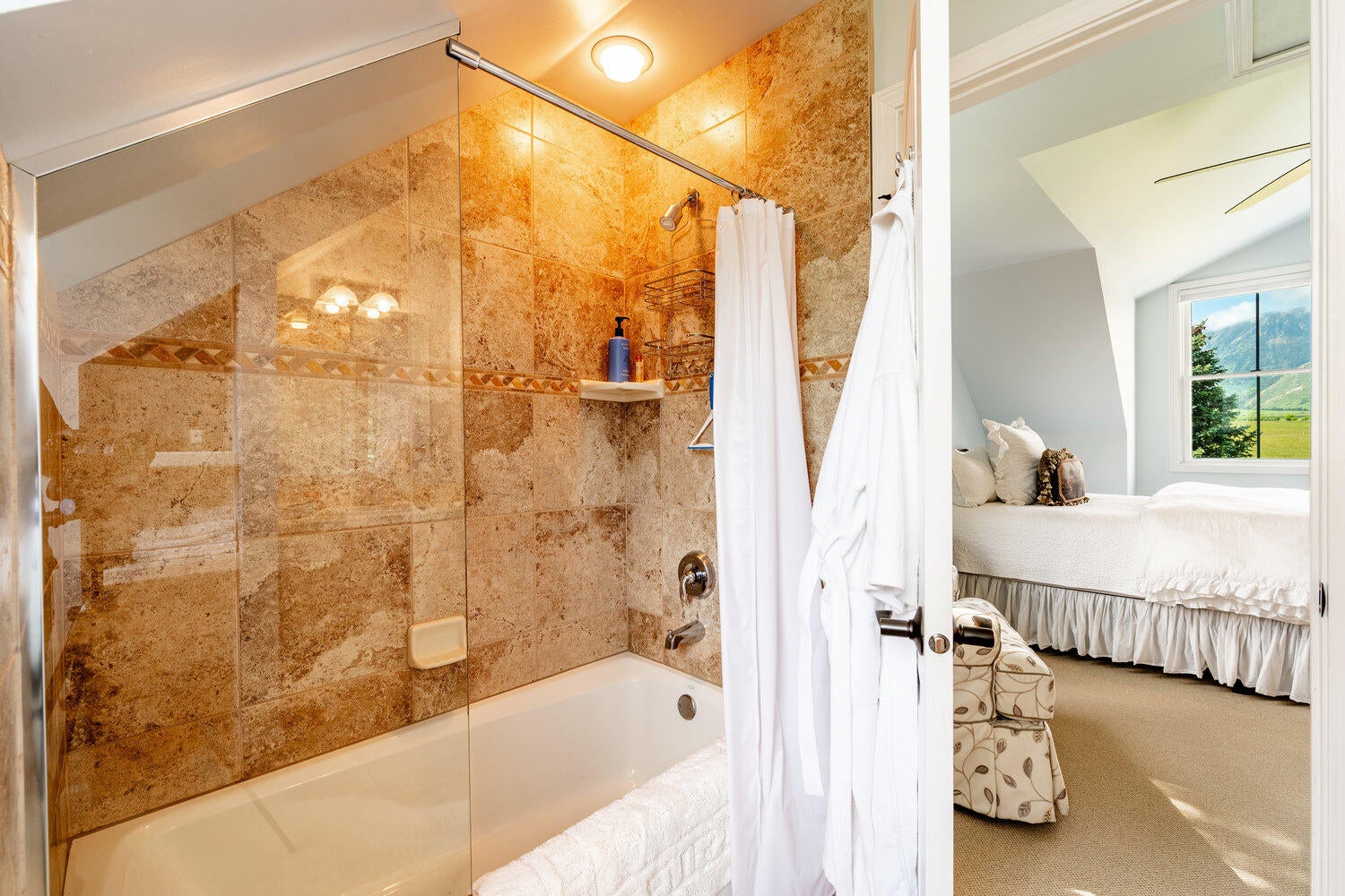 Big Horn, Wyoming, 82833, United States, 3 Bedrooms Bedrooms, ,4 BathroomsBathrooms,Residential,For Sale,2011301