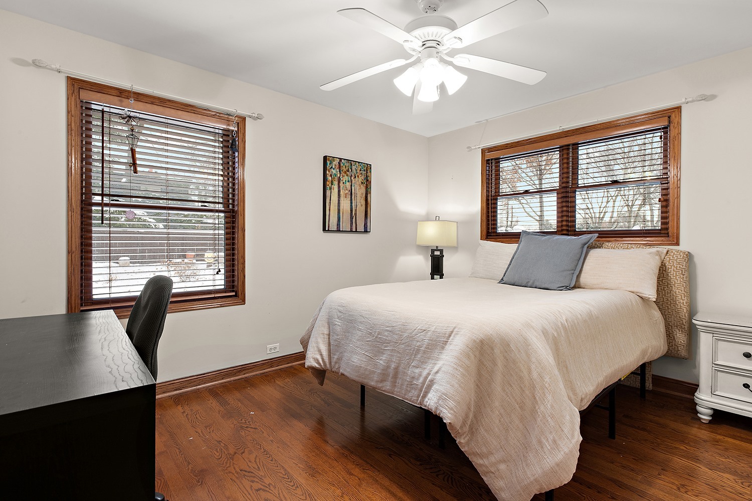 Des Plaines, Illinois, 60016, United States, 3 Bedrooms Bedrooms, ,3 BathroomsBathrooms,Residential,For Sale,2003071