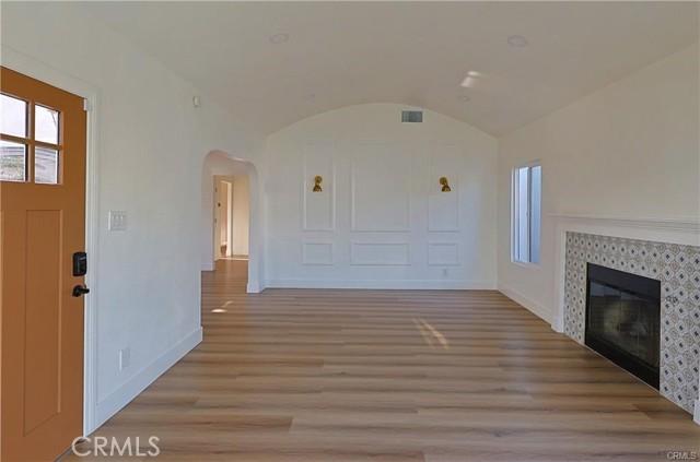 Los Angeles, California, 90018, United States, 3 Bedrooms Bedrooms, ,2 BathroomsBathrooms,Residential,For Sale,1986110