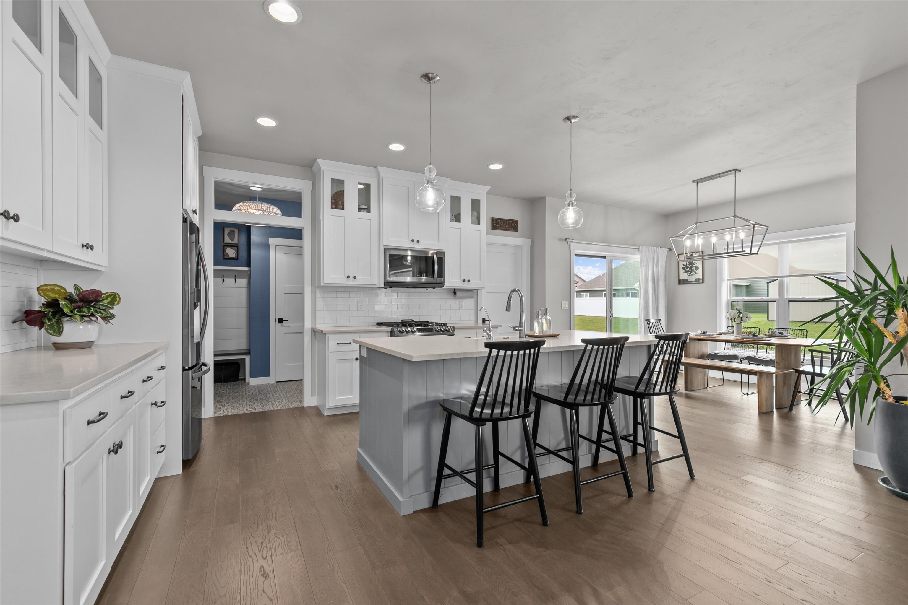 Appleton, Wisconsin, 54915, United States, 4 Bedrooms Bedrooms, ,4 BathroomsBathrooms,Residential,For Sale,1942939