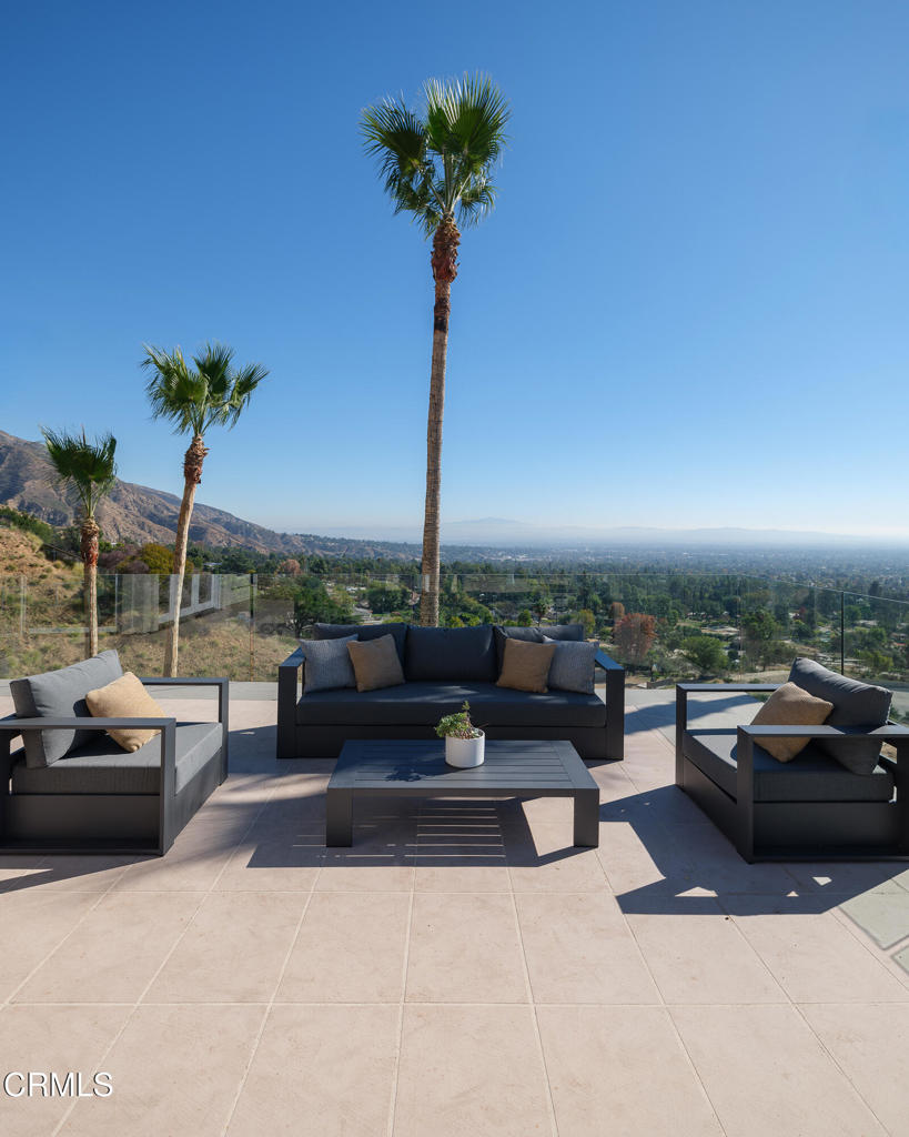 Altadena, California, 91001, United States, 5 Bedrooms Bedrooms, ,6 BathroomsBathrooms,Residential,For Sale,1989048