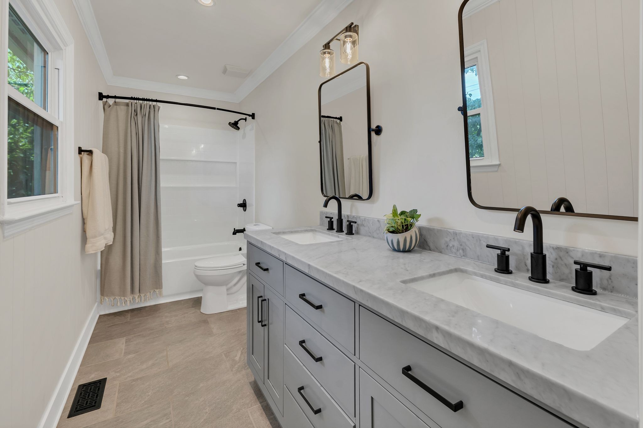 Franklin, Tennessee, 37064, United States, 3 Bedrooms Bedrooms, ,3 BathroomsBathrooms,Residential,For Sale,1874196