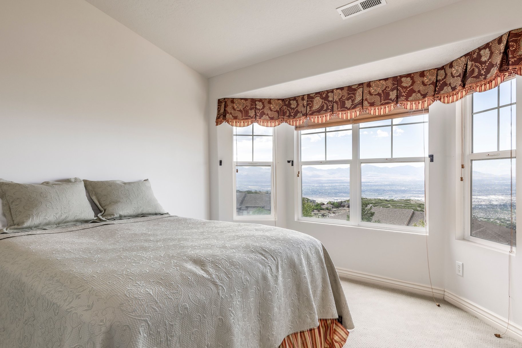  Suncrest Townhouse with Impeccable Valley Views - 物件實景